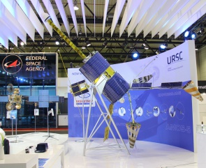 Полноразмерный макет космического аппарата «Гонец-М»