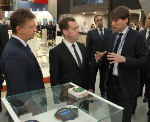 Д.В. Баканов докладывает Д.А. Медведеву и М.Ю. Соколову